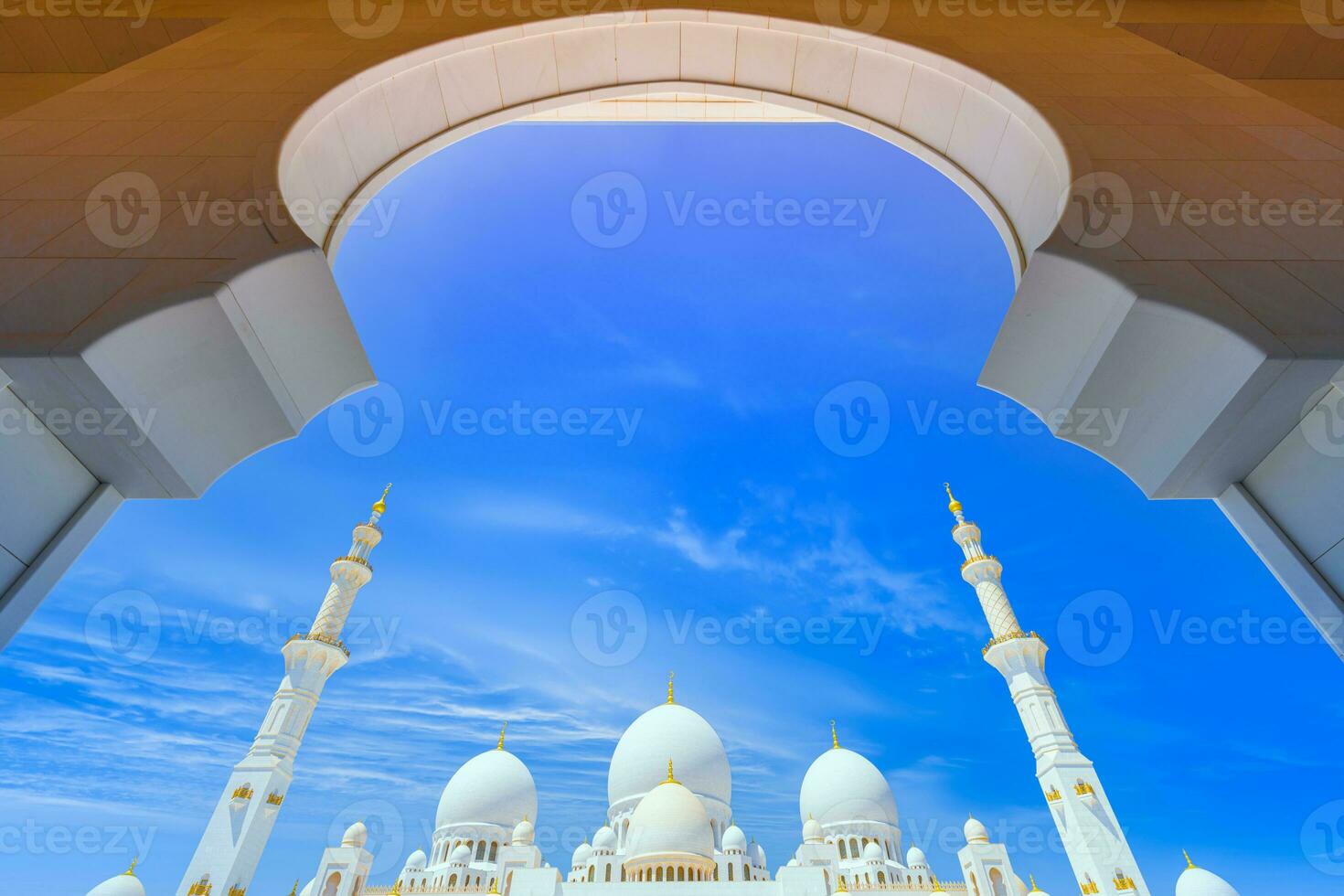 Abu Dhabi Grand Mosque, Iconic Landmark and Architectural Marvel of UAE photo