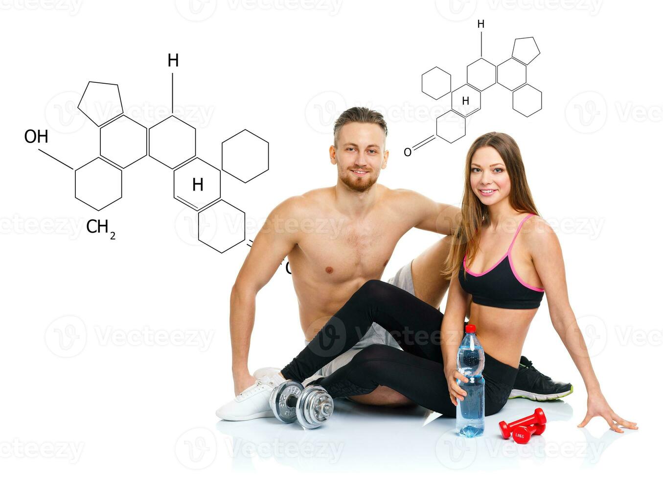 atlético Pareja - hombre y mujer después aptitud ejercicio sentado con pesas con el químico fórmula en antecedentes - concepto de sano vida foto