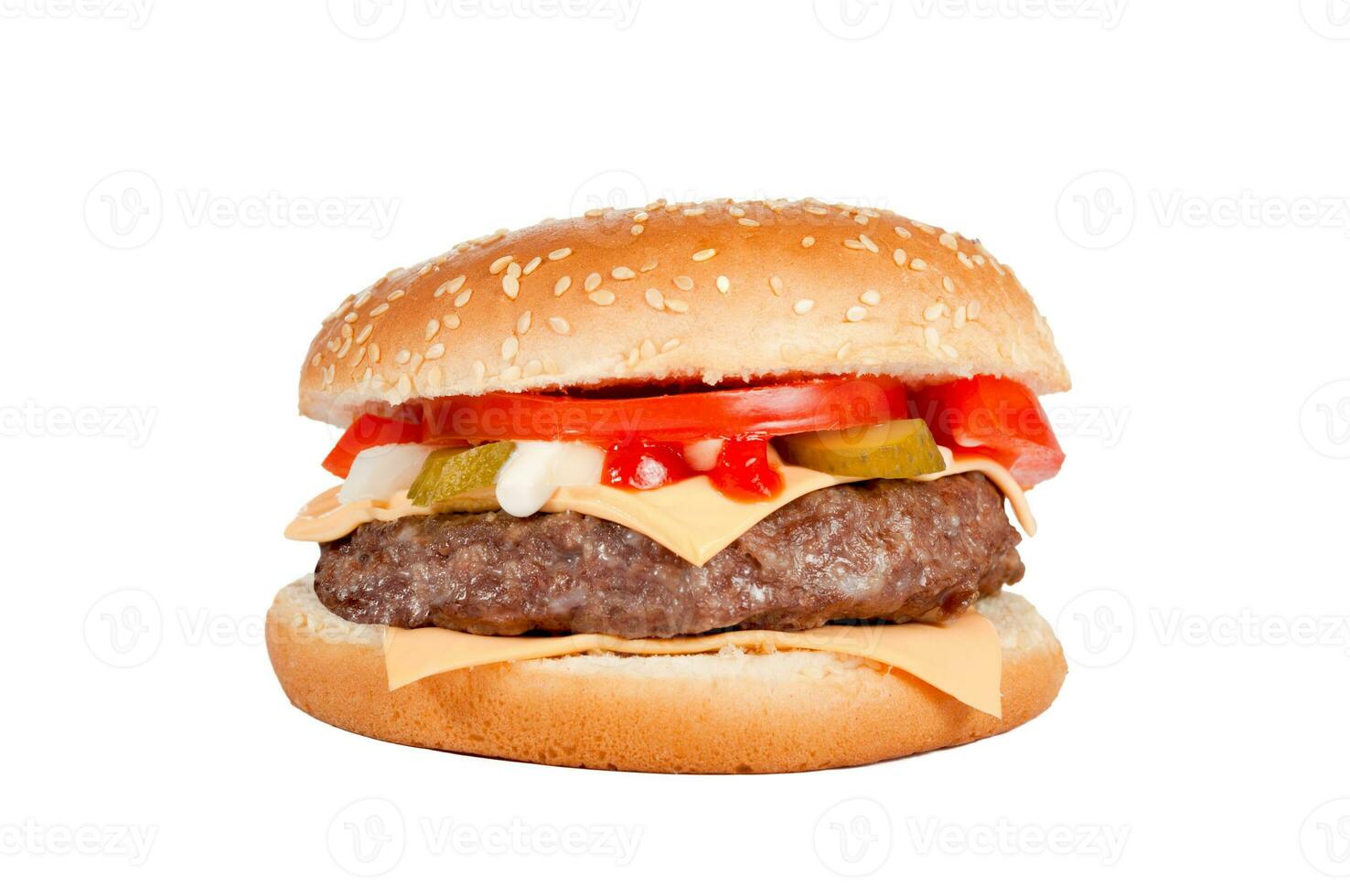 hamburguesa con queso aislado en blanco foto
