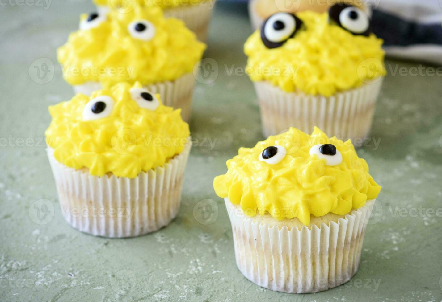 Big bird cupcakes recipe photo