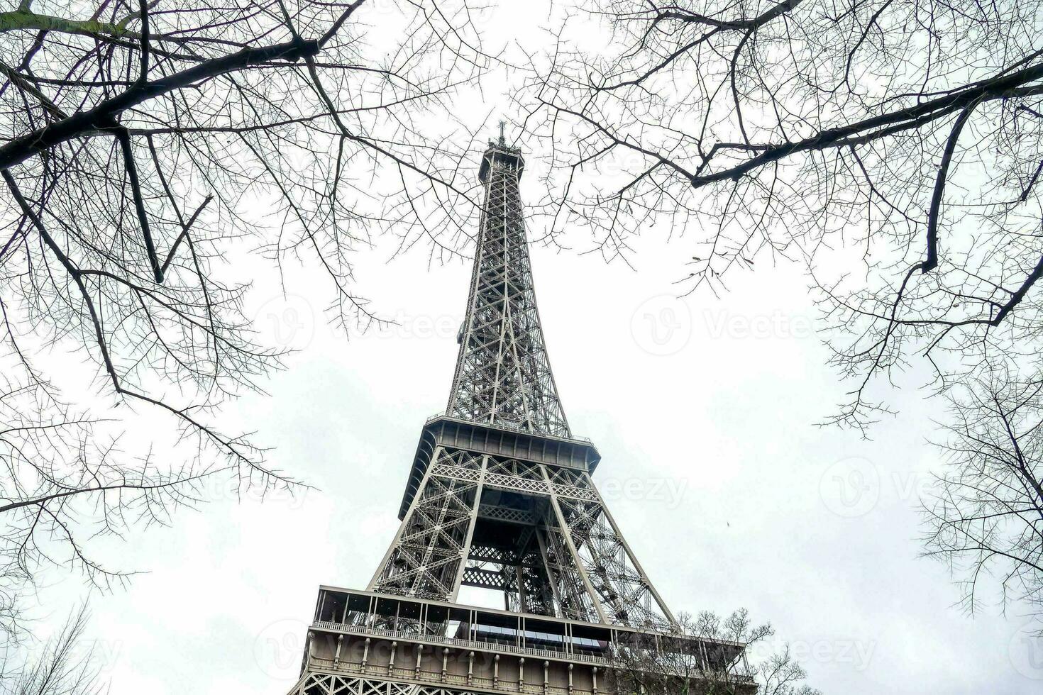 The Eiffel tower photo