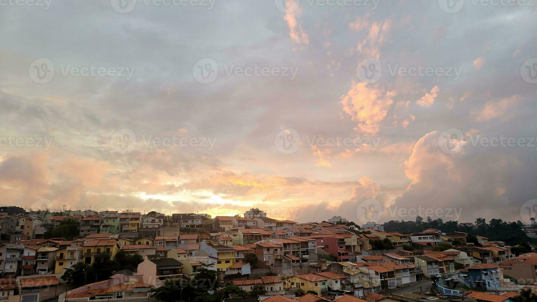 fondo de puesta de sol en la tarde en brasil foto