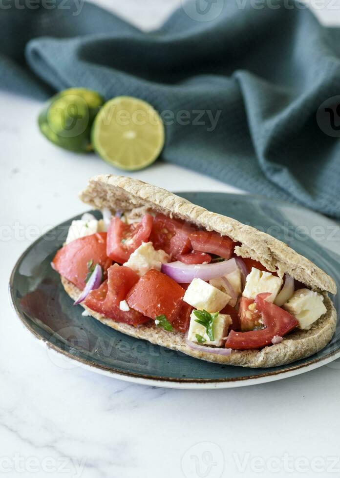 greek pita salad photo