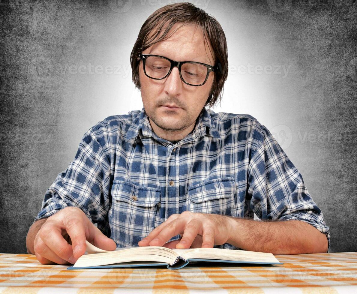 Book reader concept 23297079 Stock Photo at Vecteezy