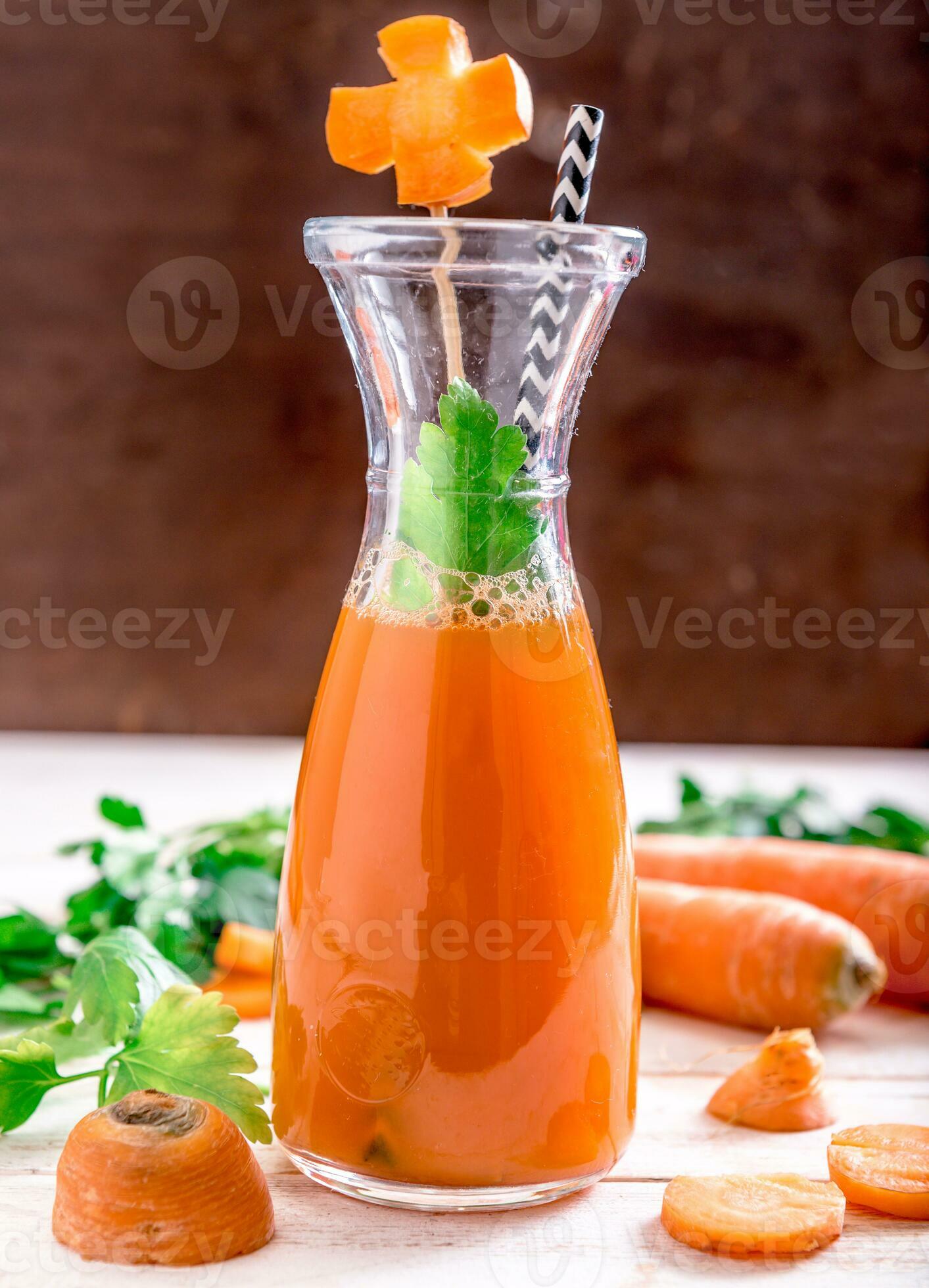 Carrot and mint juice 23300493 Stock Photo at Vecteezy
