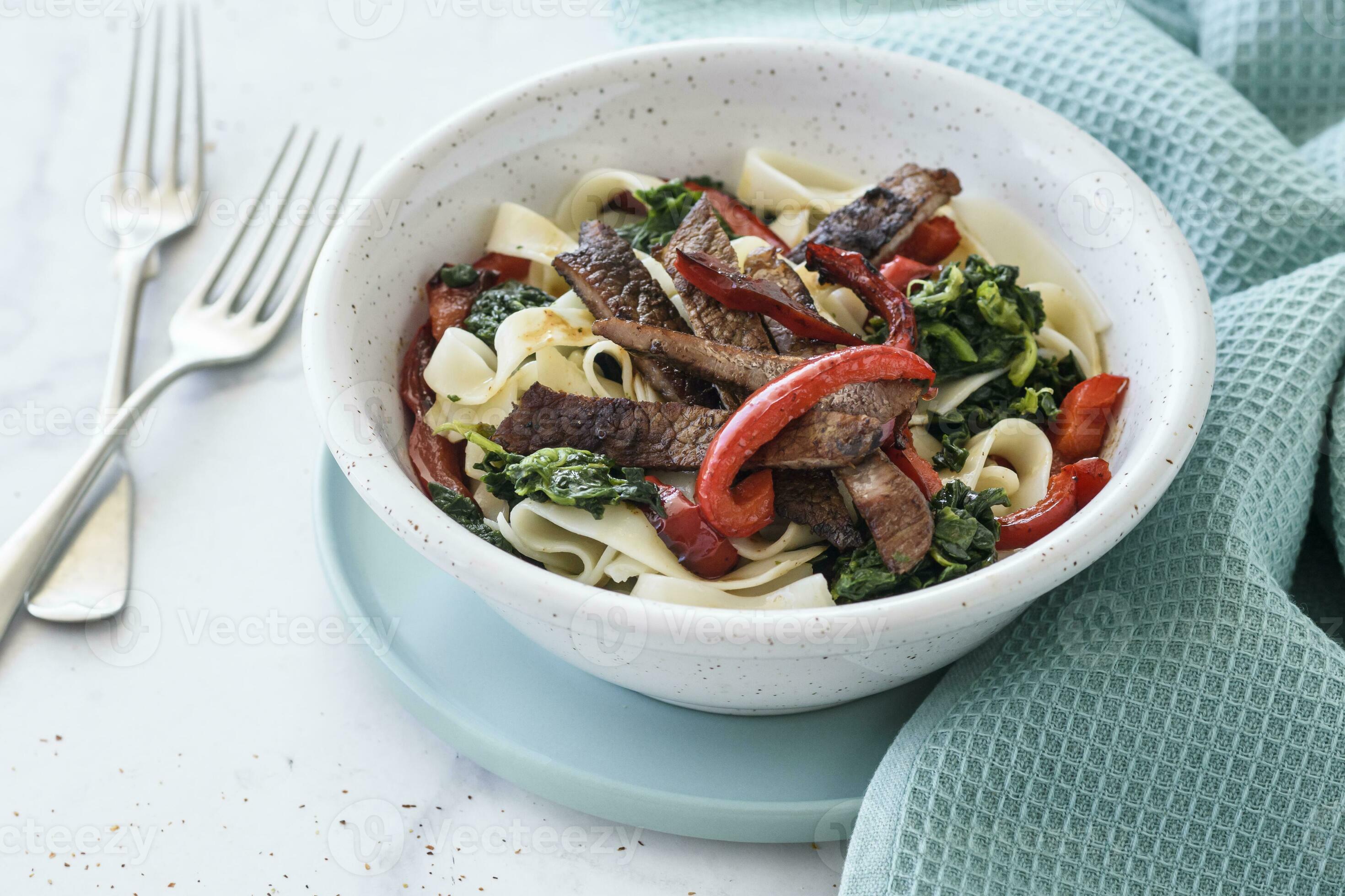 Beef and vegetables pasta 23300734 Stock Photo at Vecteezy