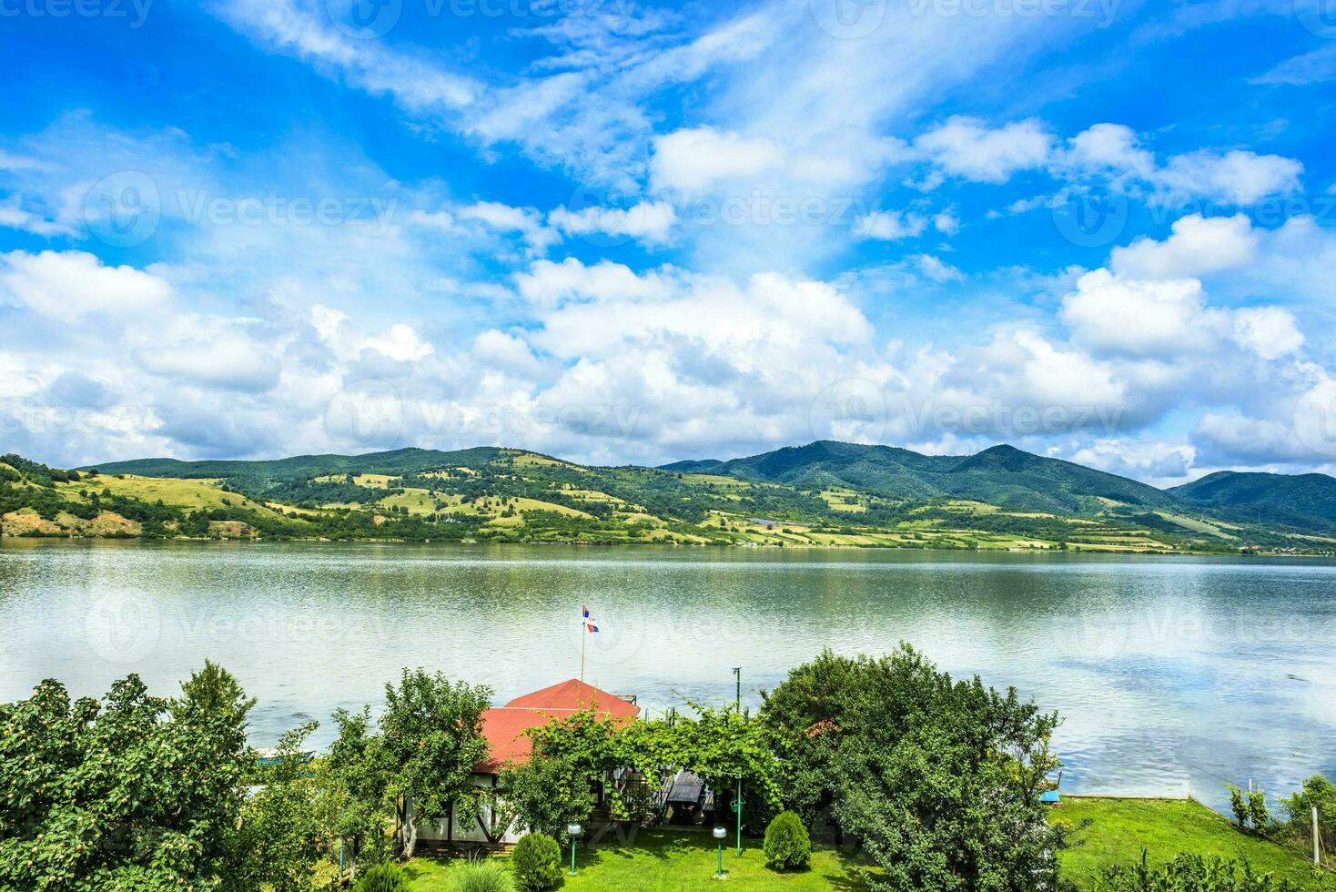 hermosa lago paisaje foto