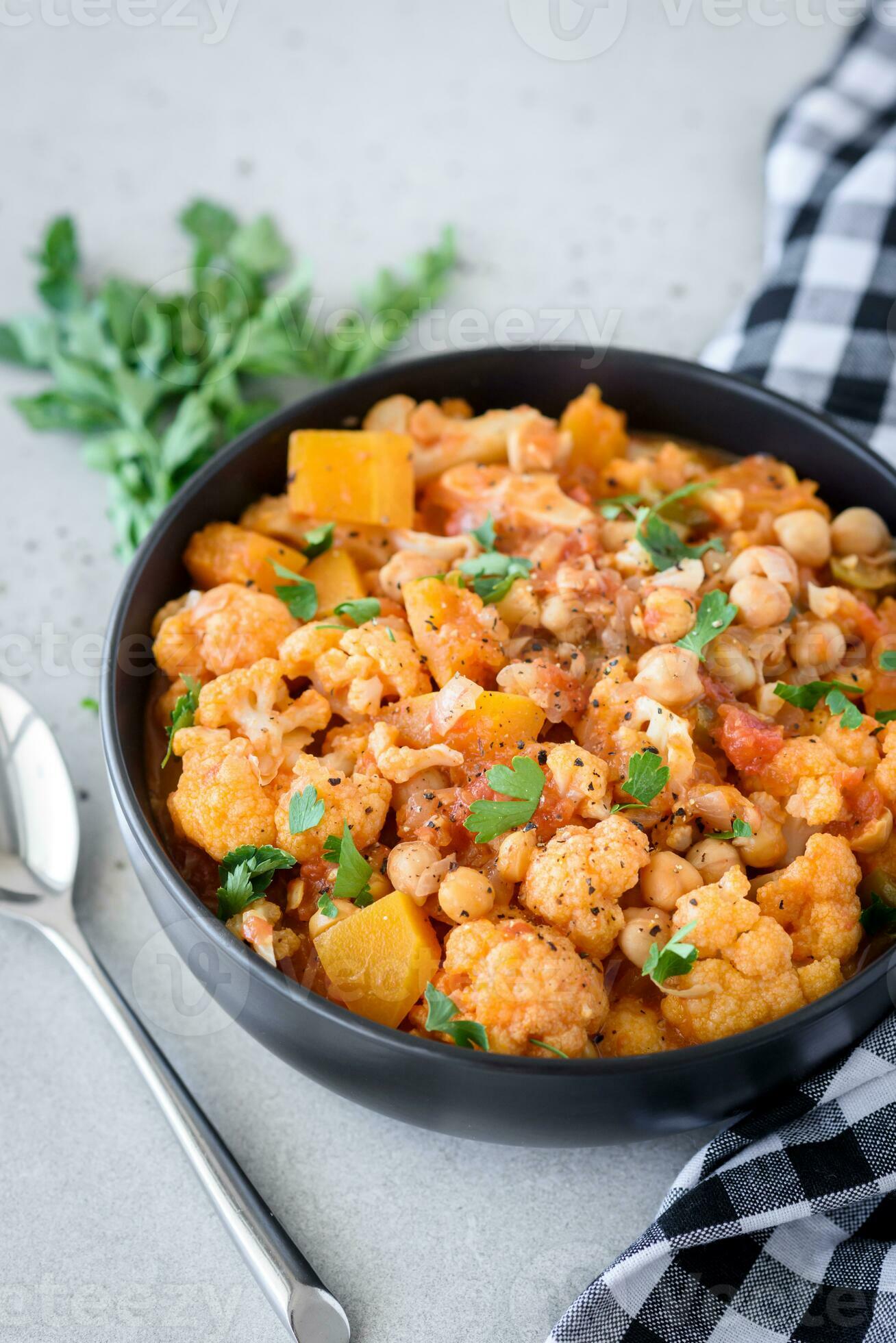 Curry with cauliflower and butternut squash 23307597 Stock Photo at