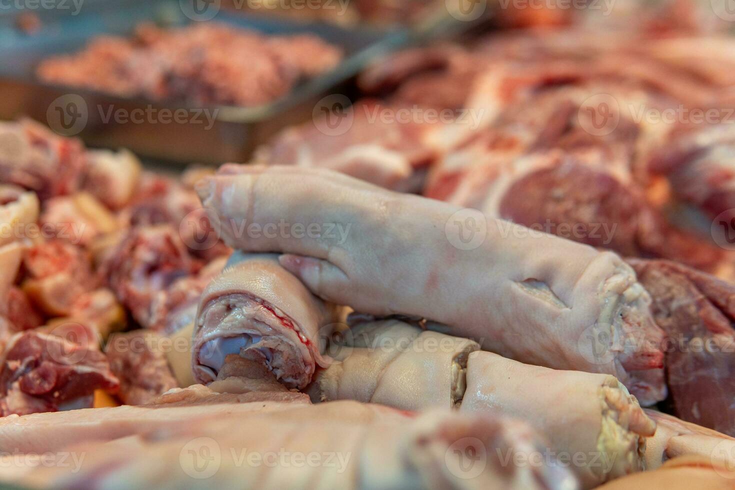 cerdo pezuñas para rebaja a carne mercado en del Norte Tailandia foto