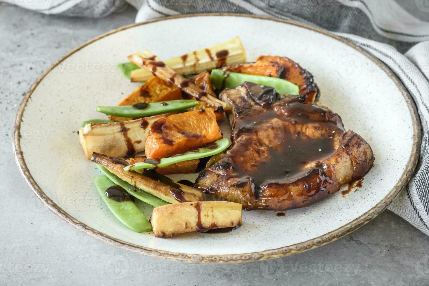 Served diet dish photo