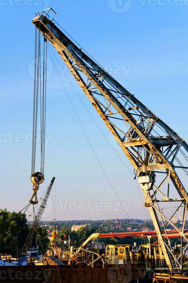 Ship crane working photo