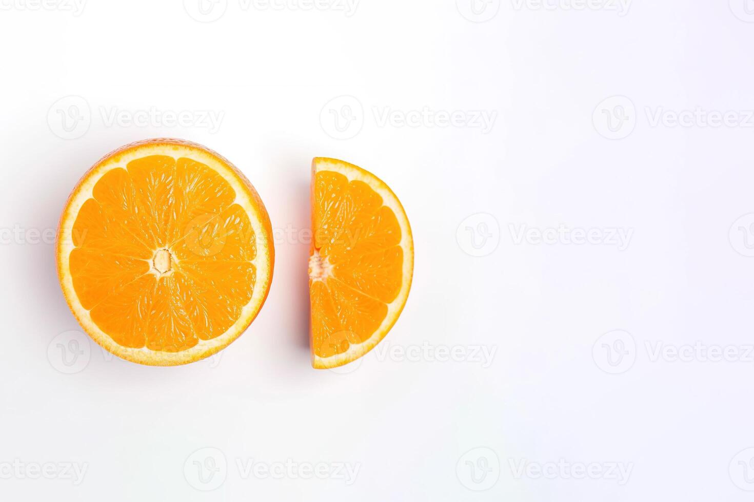 parte superior ver de Fresco rebanado naranjas aislado en blanco antecedentes con Copiar espacio. ai generado foto