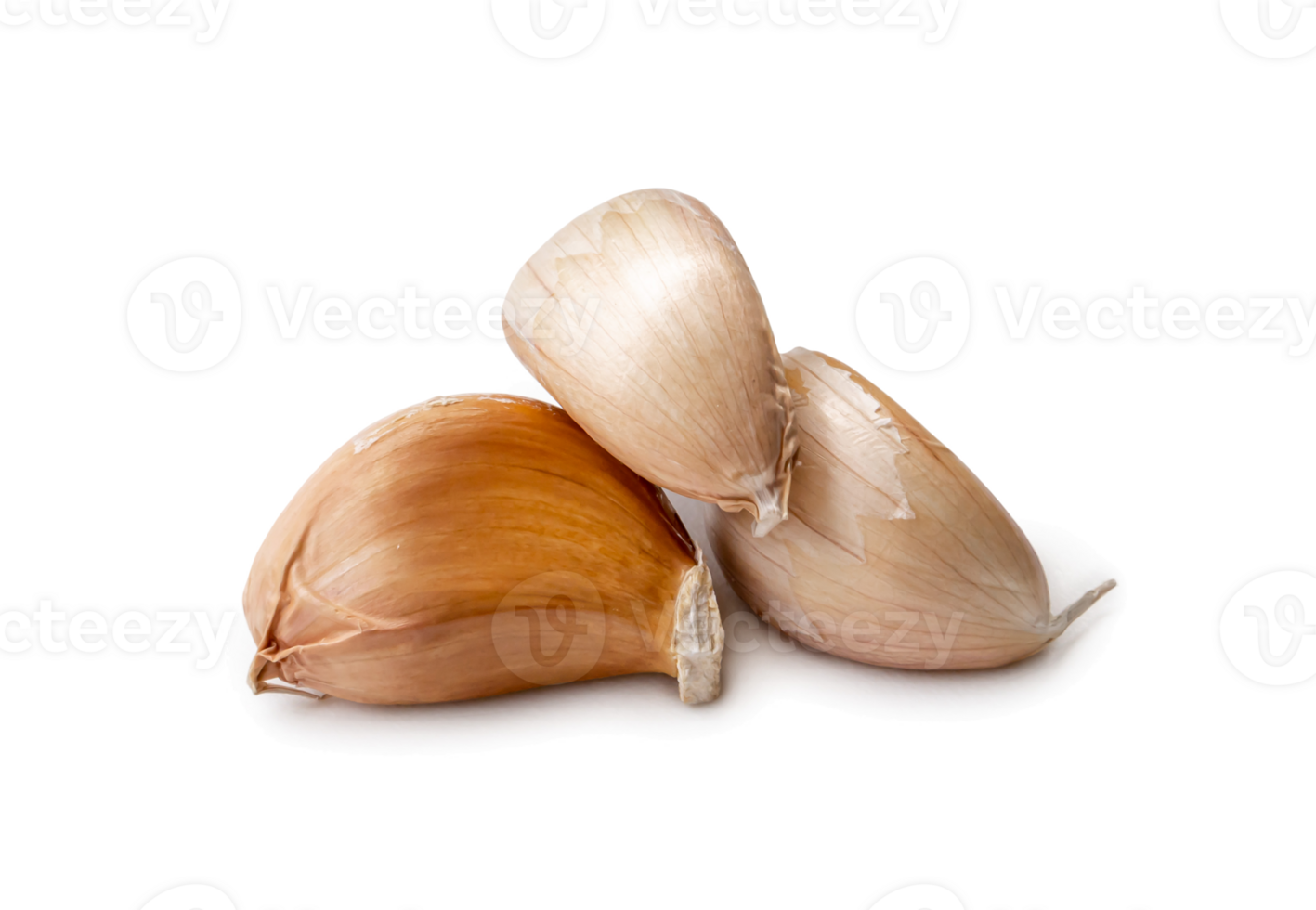 Fresh three garlic cloves in stack isolated with clipping path in png