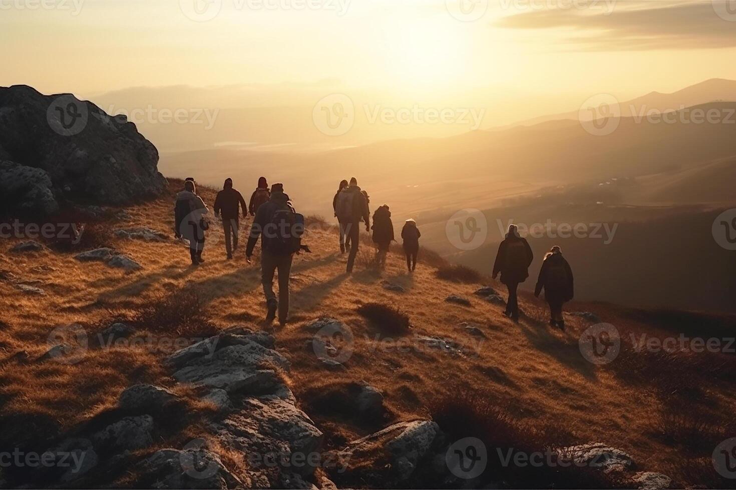 un grupo de mochileros caminando mediante el montañas a puesta de sol. generativo ai foto