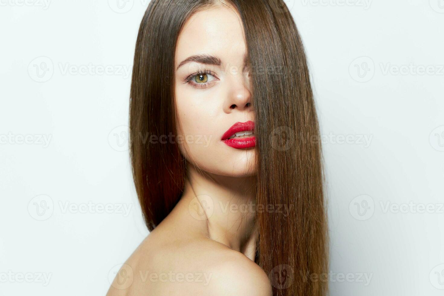 mujer con largo peinado hermosa ojos spa tratos foto