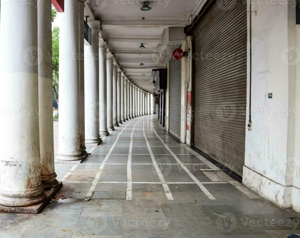 Famous business district Connaught Place know as CP Delhi in the centre of New Delhi India with Offices, Banks and Shopping. British style architecture CP in Delhi, India photo