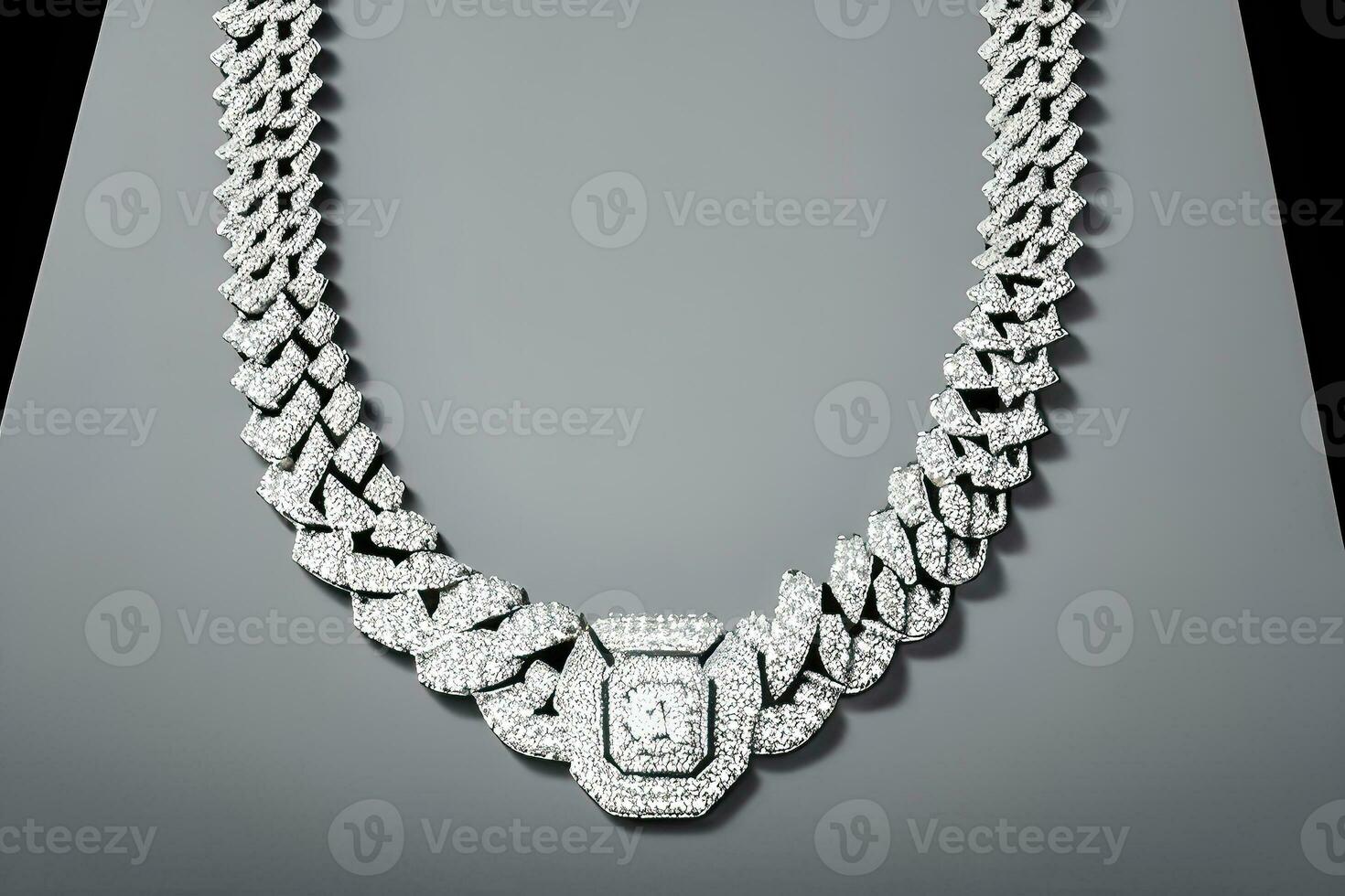 Elegant Diamond Chain Necklace in White Gold photo