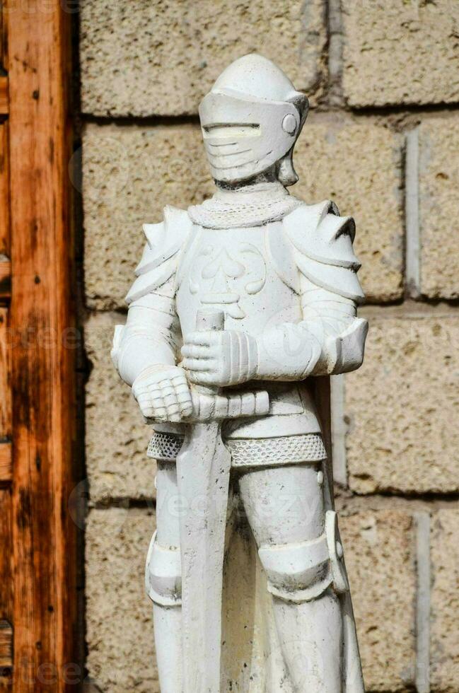 un medieval soldado escultura foto