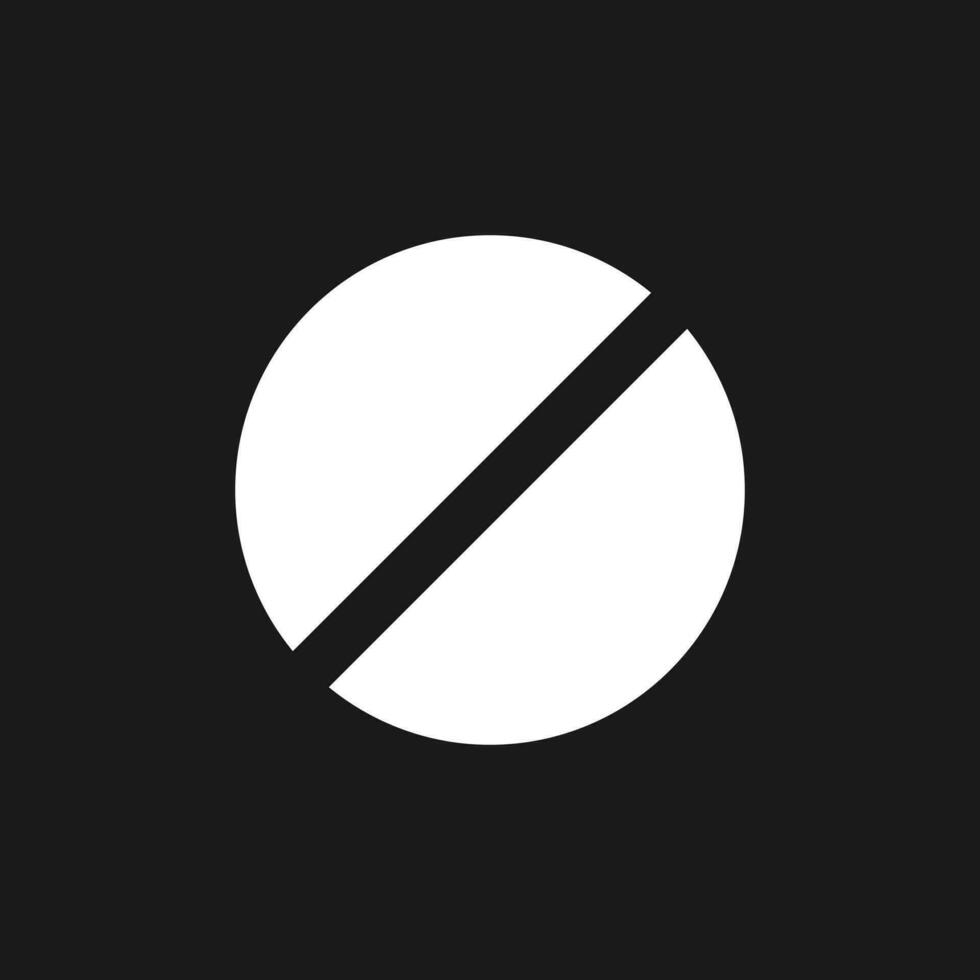 Failure occurred dark mode glyph ui icon. Error message. Access blocked. User interface design. White silhouette symbol on black space. Solid pictogram for web, mobile. Vector isolated illustration