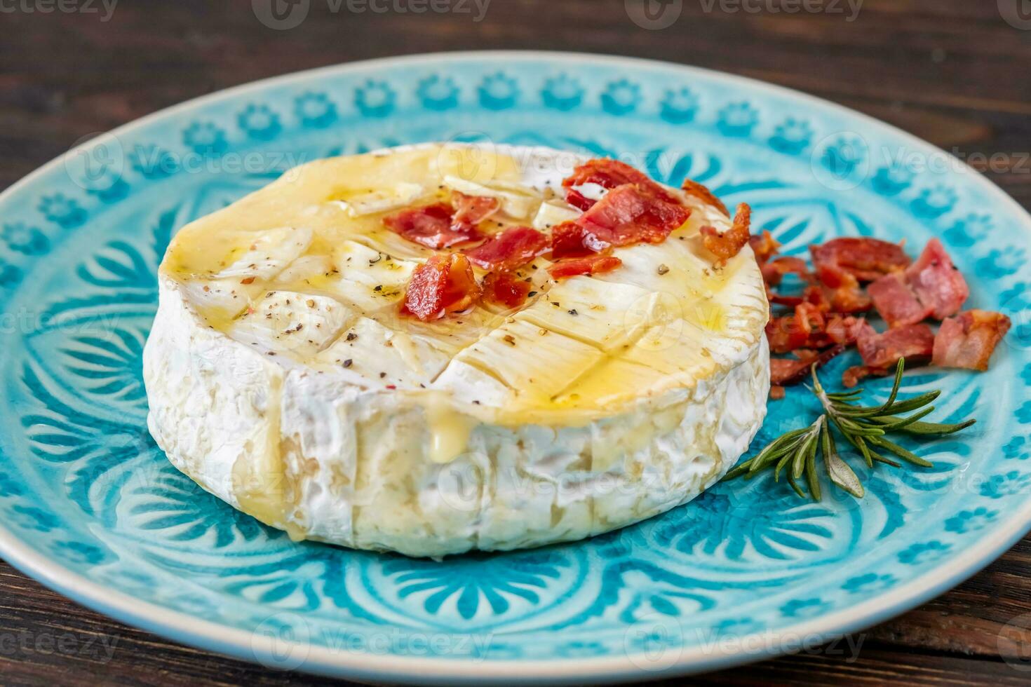 queso camembert al horno foto