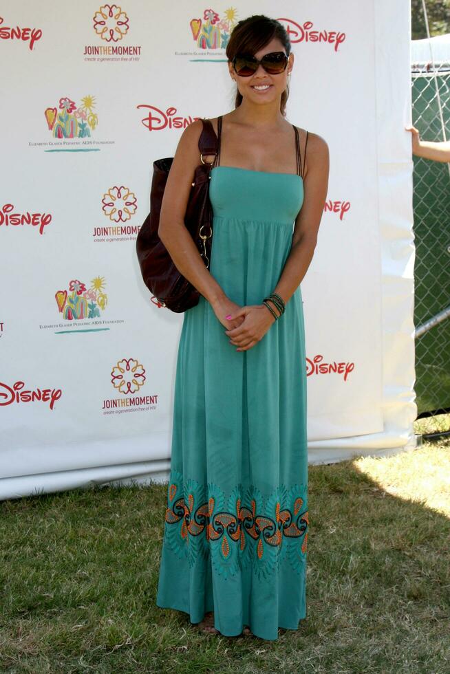 vanessa Minnillo llegando a un hora para héroes celebridad carnaval beneficiando el elizabeth vidriado pediatría SIDA Fundación a el wadsworth teatro jardines en madera del oeste California en junio 7 7 2009 2009 foto