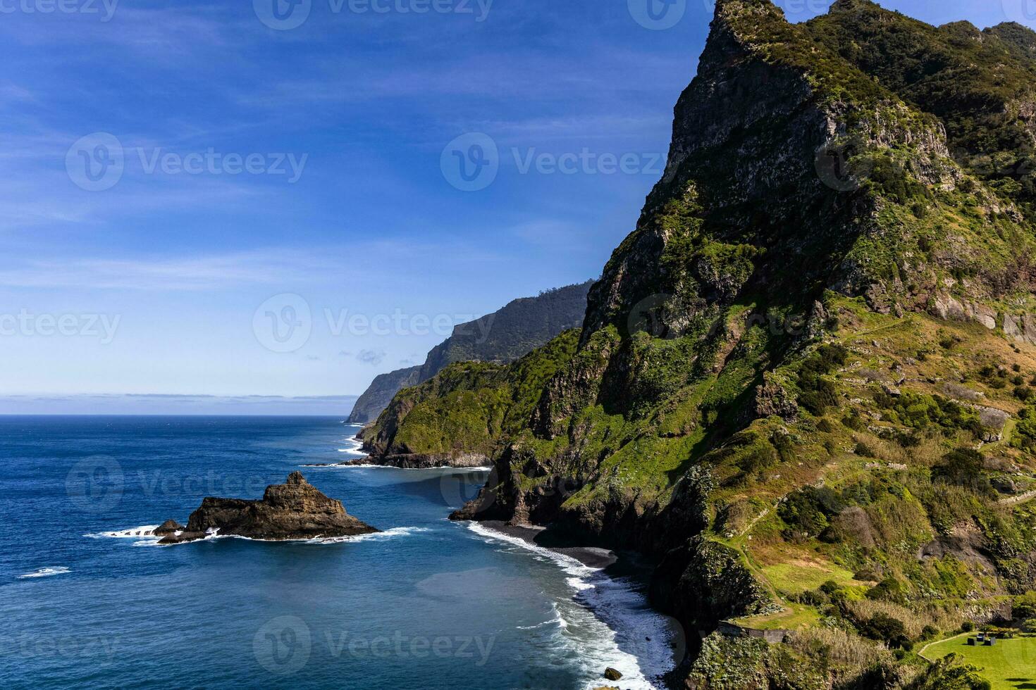 alto acantilados de Madeira, Portugal foto