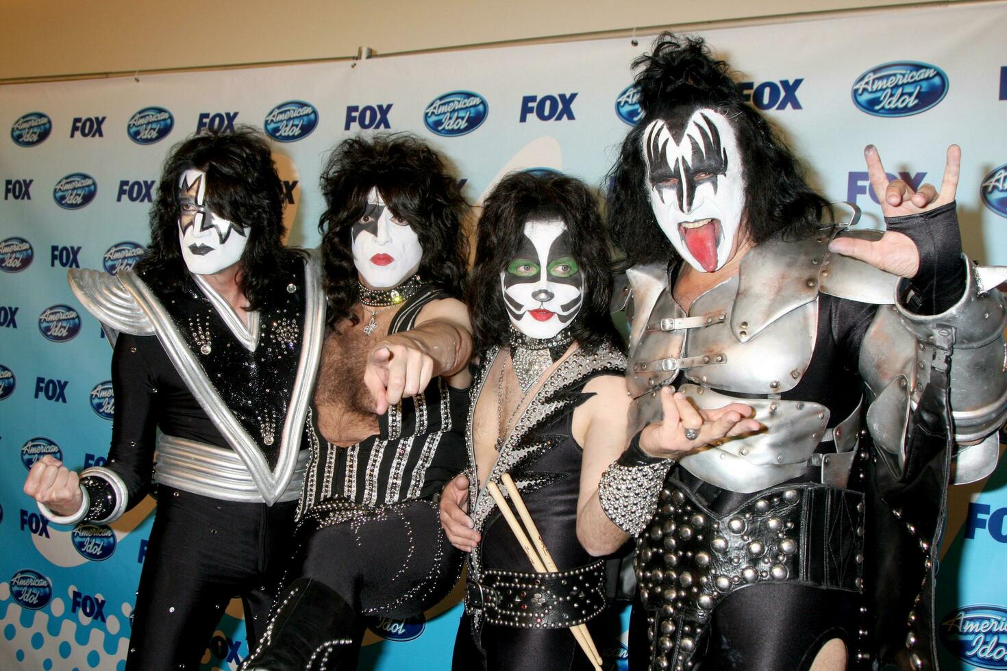 Kiss in the Press Room  at the Amerian Idol Season 8 Finale at the Nokia Theater in  Los Angeles CA on May 20 2009 2009 photo