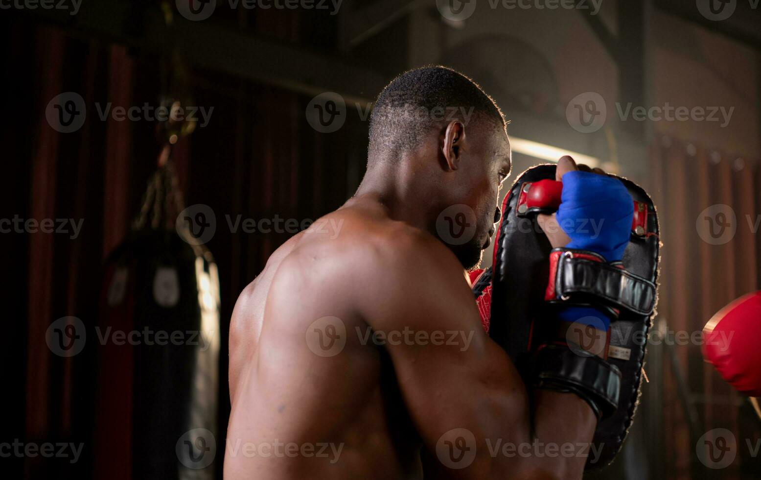 retrato de boxeador formación compañero autodefensa equipo debe ser usado en orden para el Boxer a completamente utilizar el arma en contra a él. foto