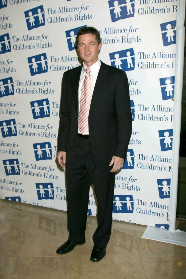 Eric CloseAlliance for Childrens Rights GalaHonors Nina Tassler at 15th Anniversary Awards Beverly Hilton HotelBeverly Hills CAMarch 10 20082008 photo
