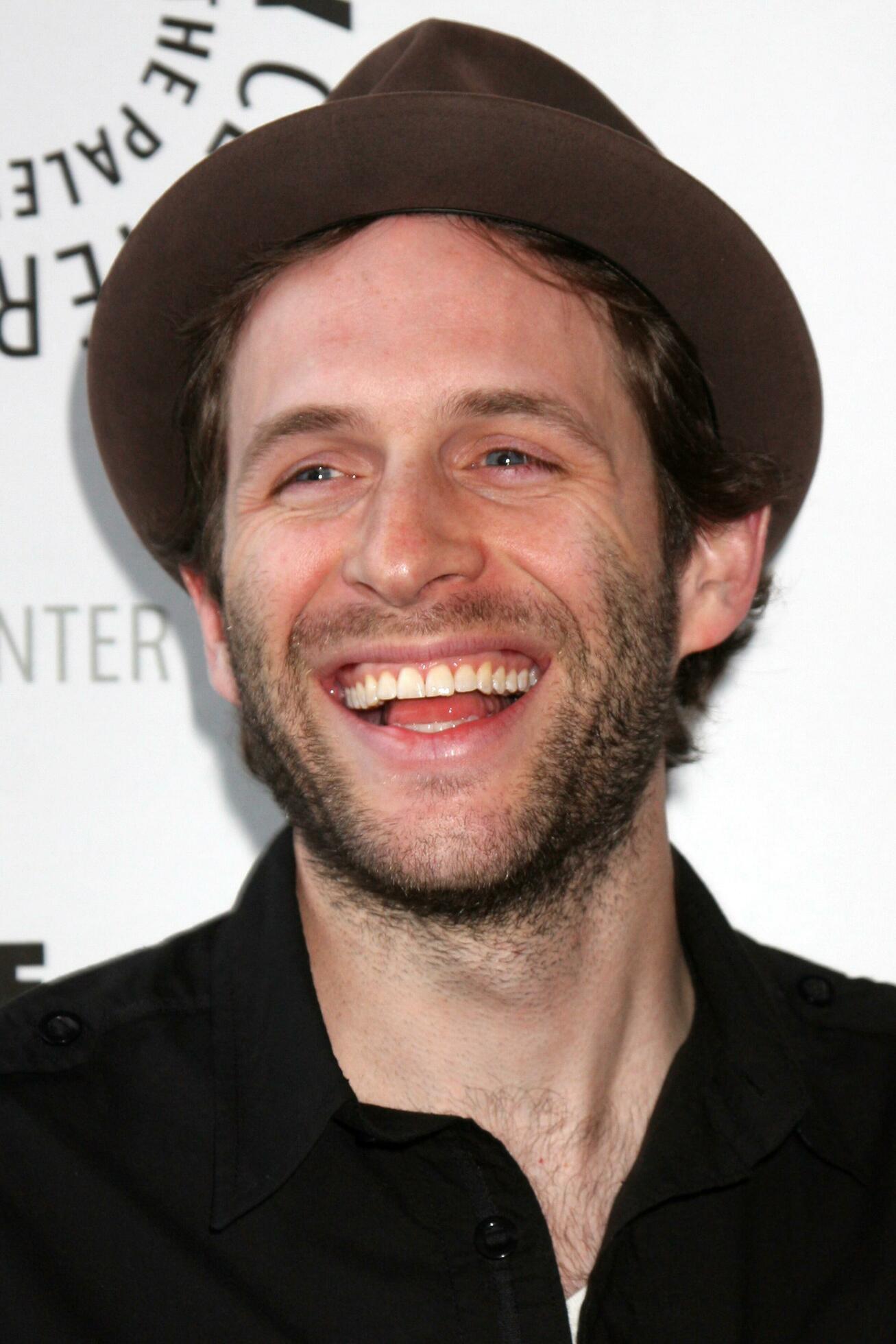 Glenn Howerton carriving at the Its Always Sunny In Philadelphia at