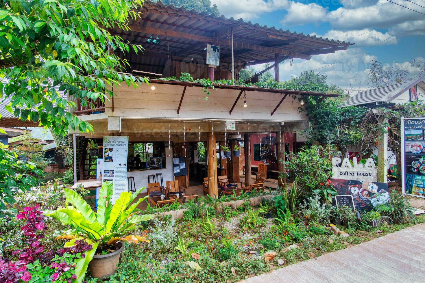 Various guesthouses Photosaround Pang Oung Reservoir in northern Thailand photo
