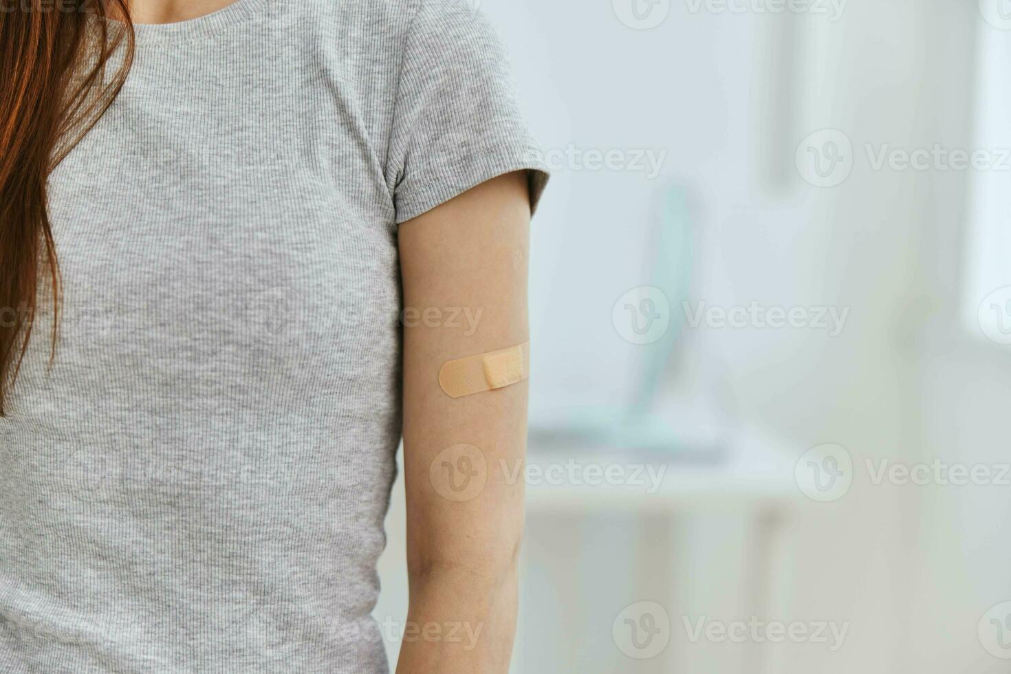 leukoplasts mutilation injection female hand covid-19 passport photo