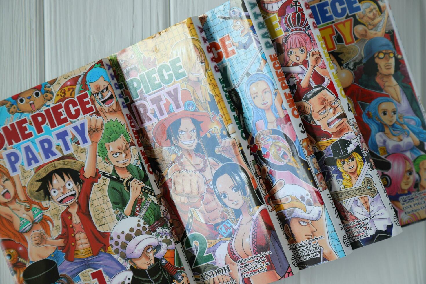 uno pedazo manga libro, japonés historia acerca de pirata luffy, España, victoria, 26 de abril de 2023 foto