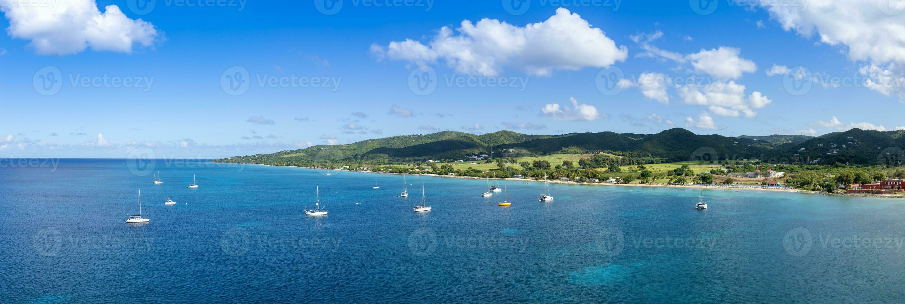 crucero Embarcacion caribe vacaciones. Santo croix Frederiksted nosotros Virgen islas panorámico orilla foto