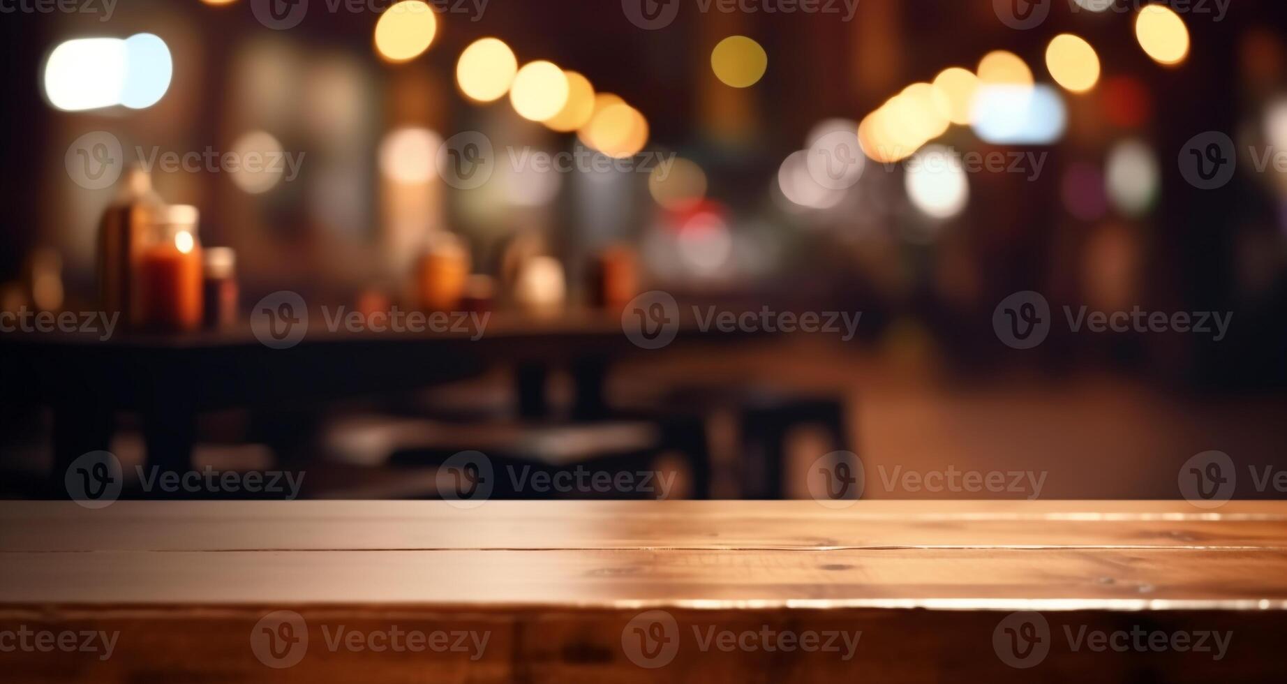 parte superior de de madera mesa con borroso bar restaurante antecedentes foto