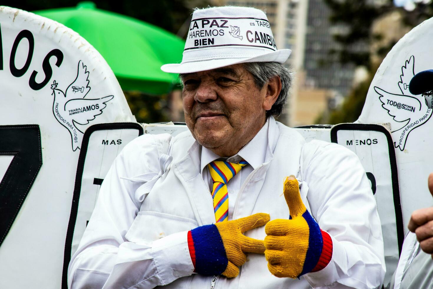 bogotá, Colombia, 2022. pacífico protesta marchas en bogota Colombia en contra el gobierno de gustavo petro foto