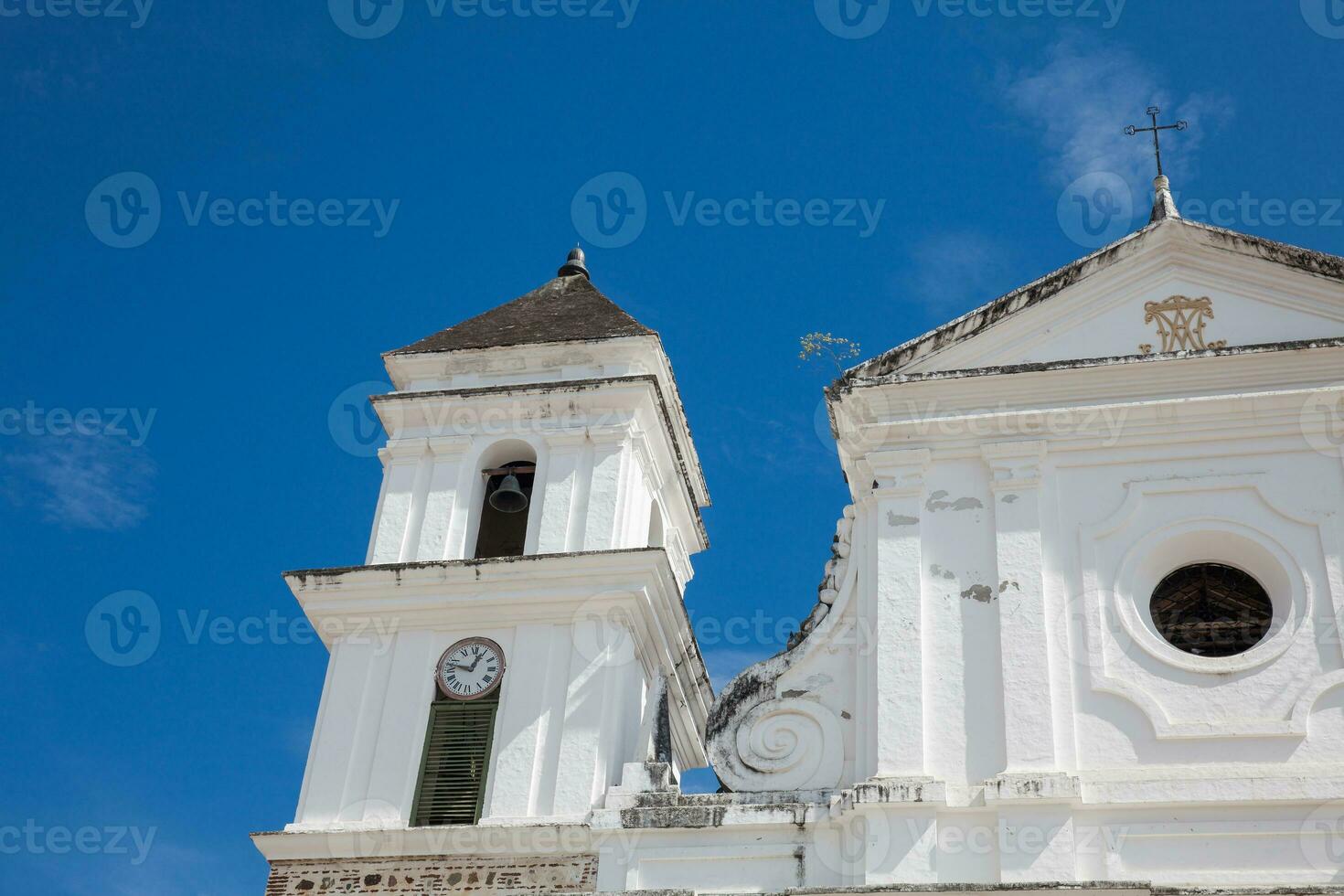 el histórico catedral basílica de el inmaculado concepción construido Entre 1797 y 1837 en el hermosa pueblo de Papa Noel fe Delaware antioquia en Colombia foto