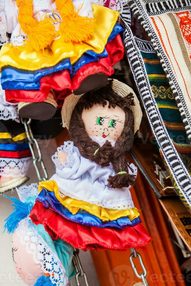 hecho a mano muñecas vestido con tradicional Colombiana trajes foto