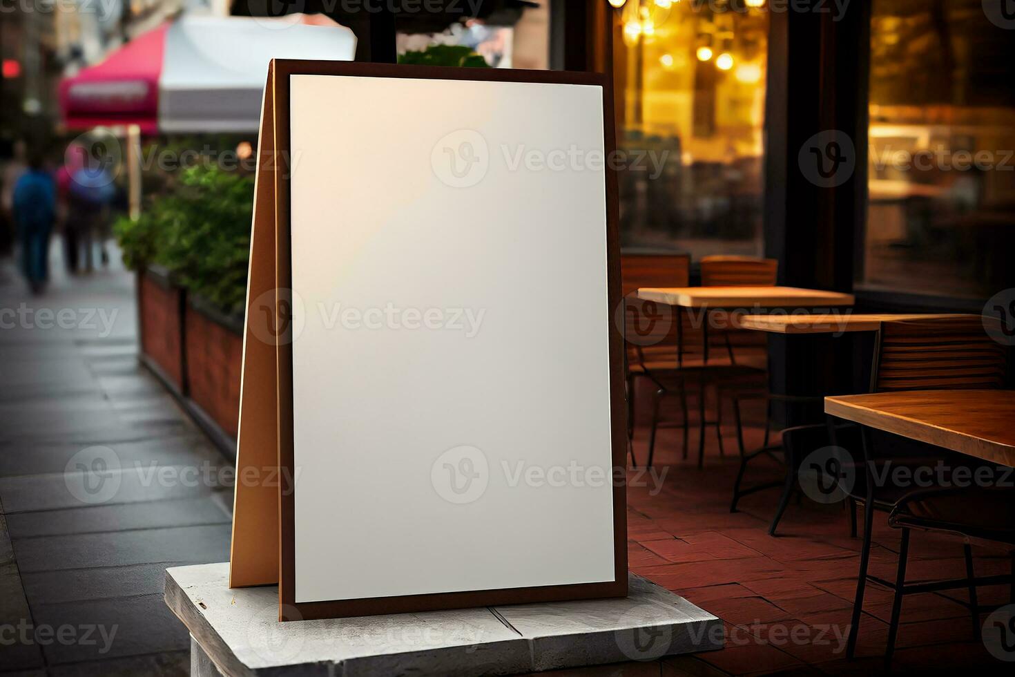 Bosquejo etiqueta, blanco menú marco en bar restaurante. estar para folletos con blanco hojas papel en de madera mesa cafetería foto