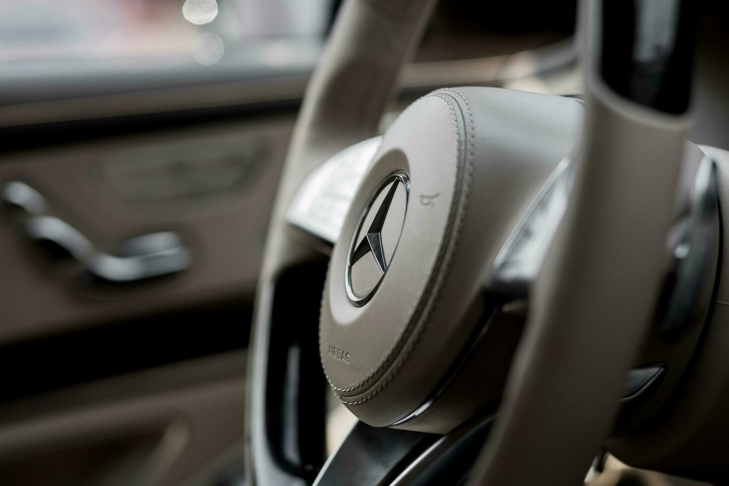 steering wheel luxury Mercedes car photo