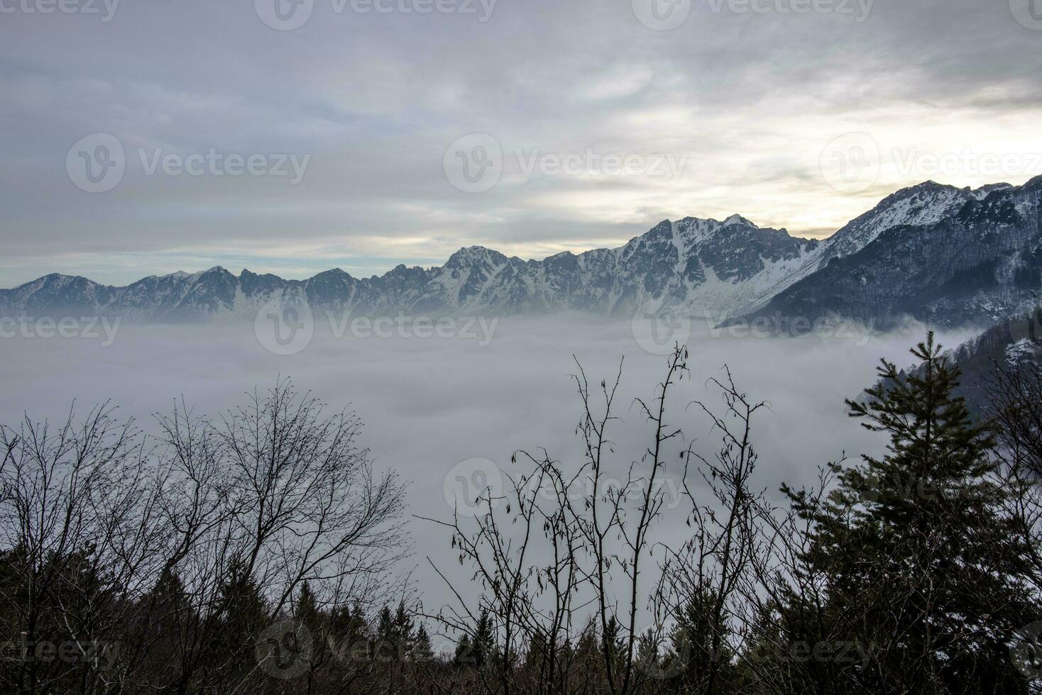 2023 02 18 Campogrosso foggy landscape 1 photo