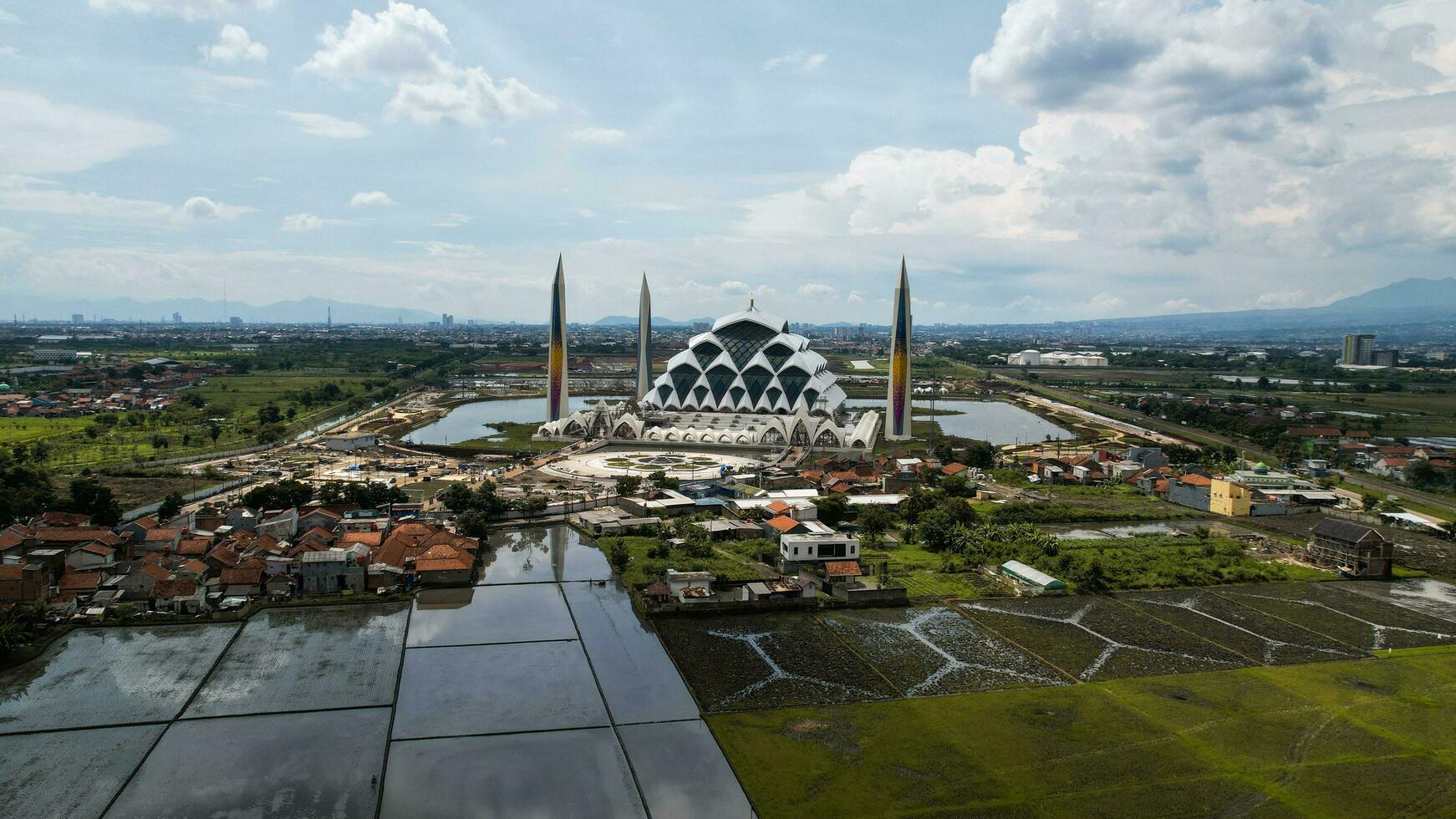 Aerial view of the Beautiful scenery Al-Jabbar Bandung mosque building, a large mosque in the city of Bandung. Bandung, Indonesia, November 22, 2022 photo