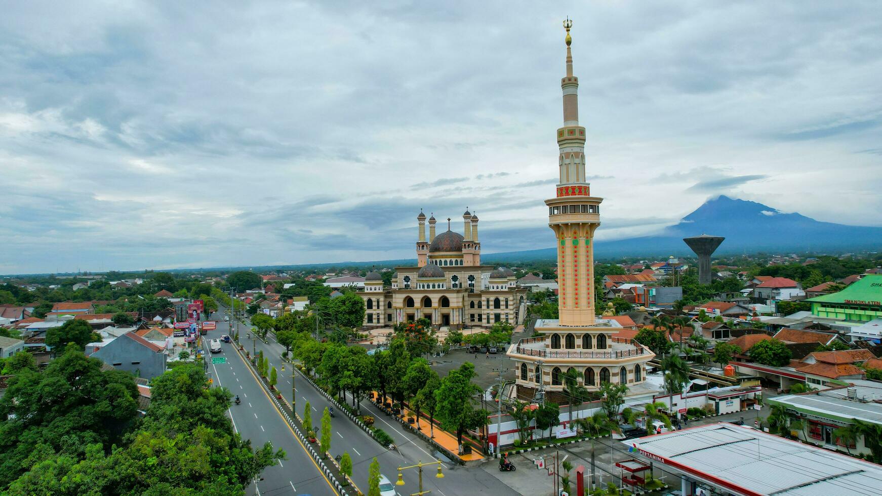 Aerial view of Al Aqsa Klaten Mosque. It is the largest mosque in Southeast Asia. Klaten - Indonesia. December 6, 2021 photo