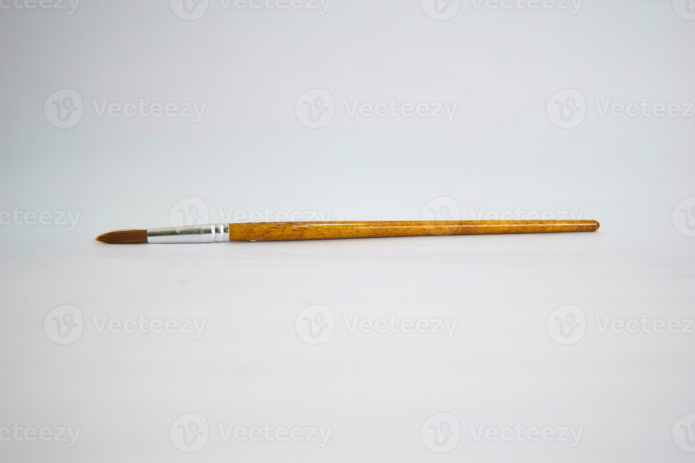 Drawing tools, paint brushes isolated on white background 23671060