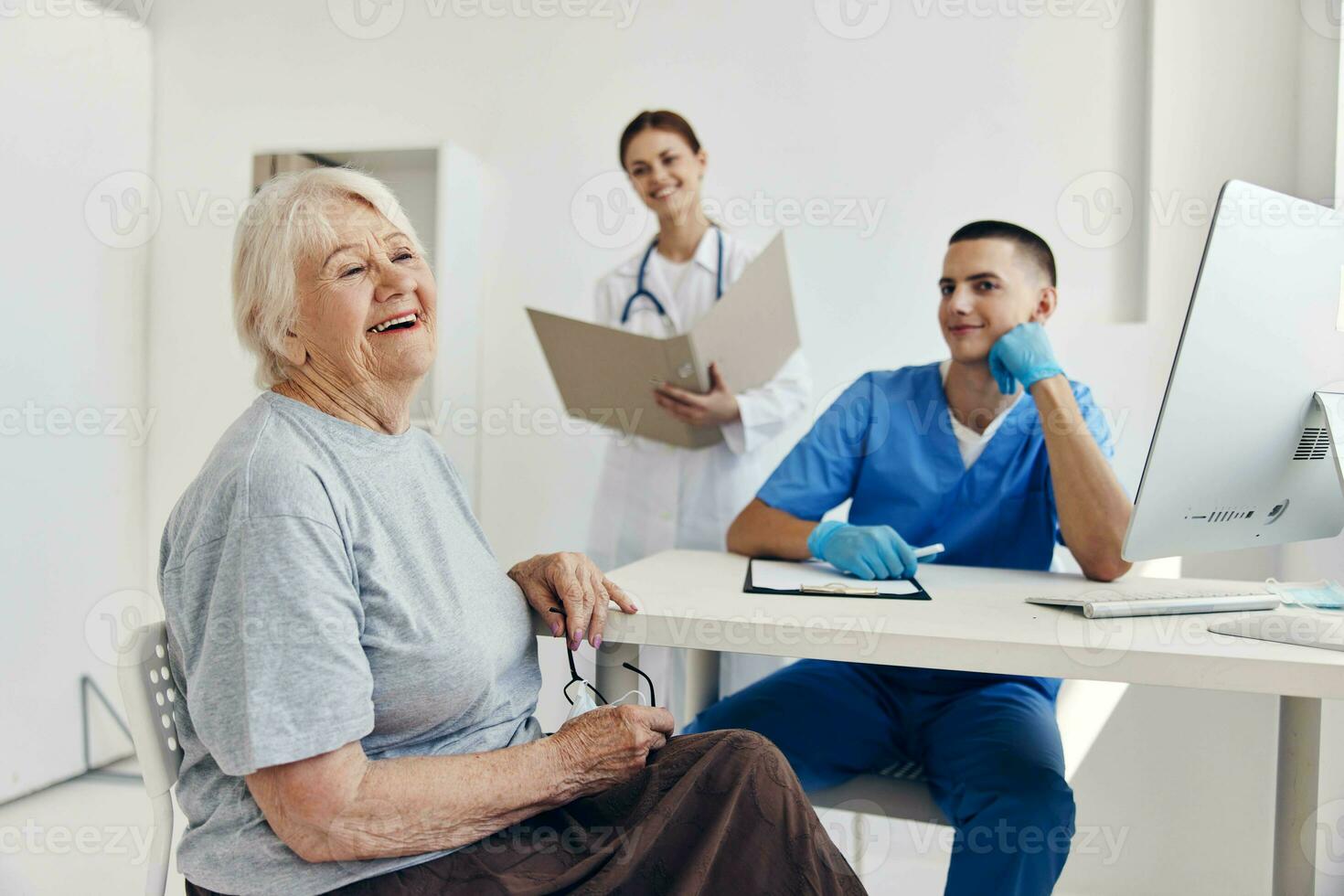 paciente comunicación con un médico chequeo foto