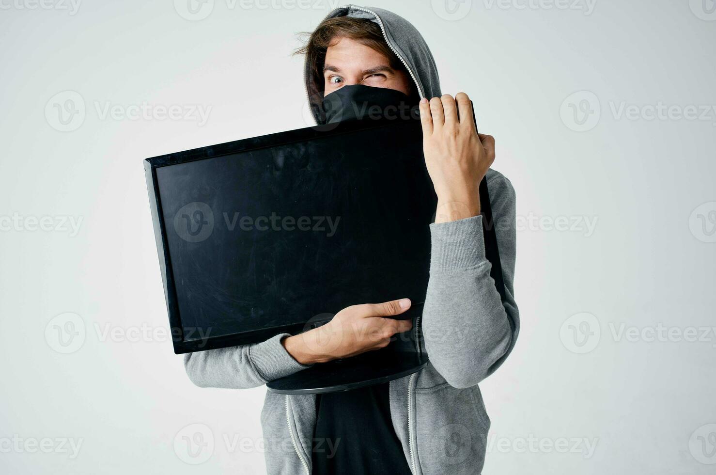 masculino ladrón encapuchado cabeza hackear tecnología seguridad aislado antecedentes foto