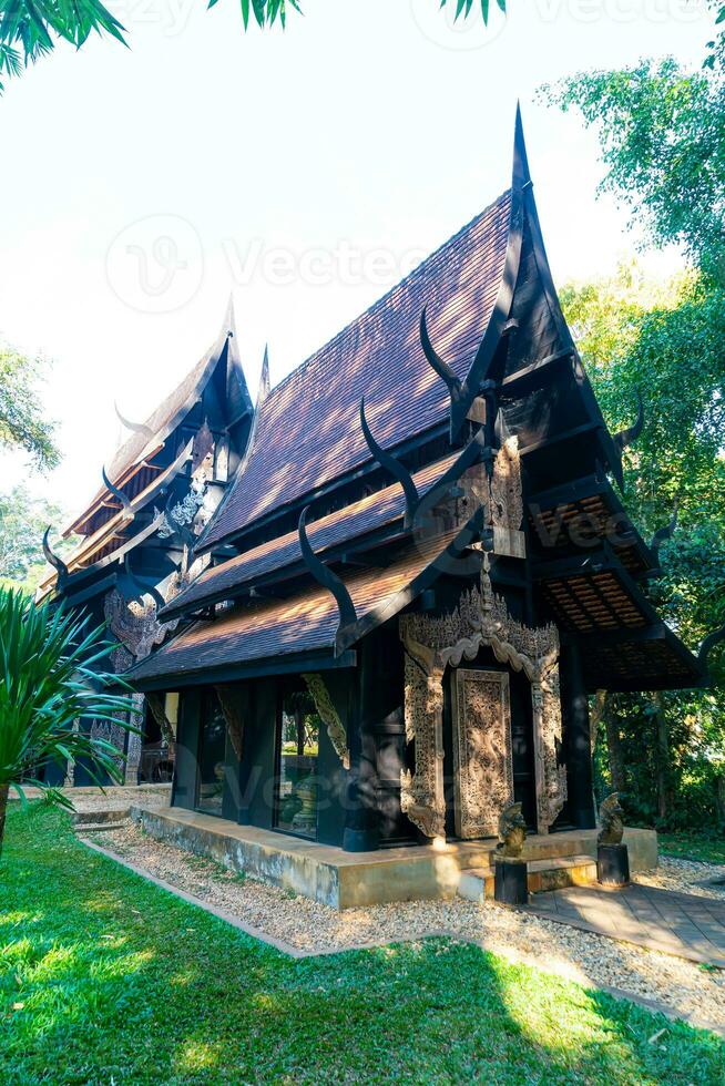 museo de la presa baan o casa negra, uno de los lugares famosos y emblemáticos de chiang rai foto