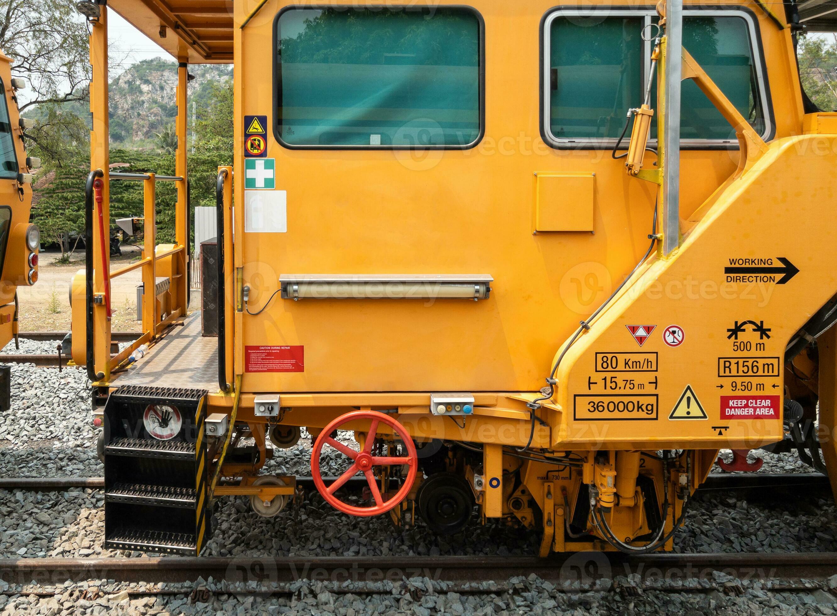 The ballast tamping machine to maintain the sleeper and ballast stone