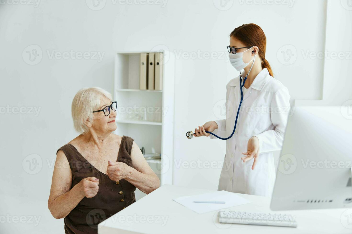 female doctor patient examination professional diagnostics 23760388