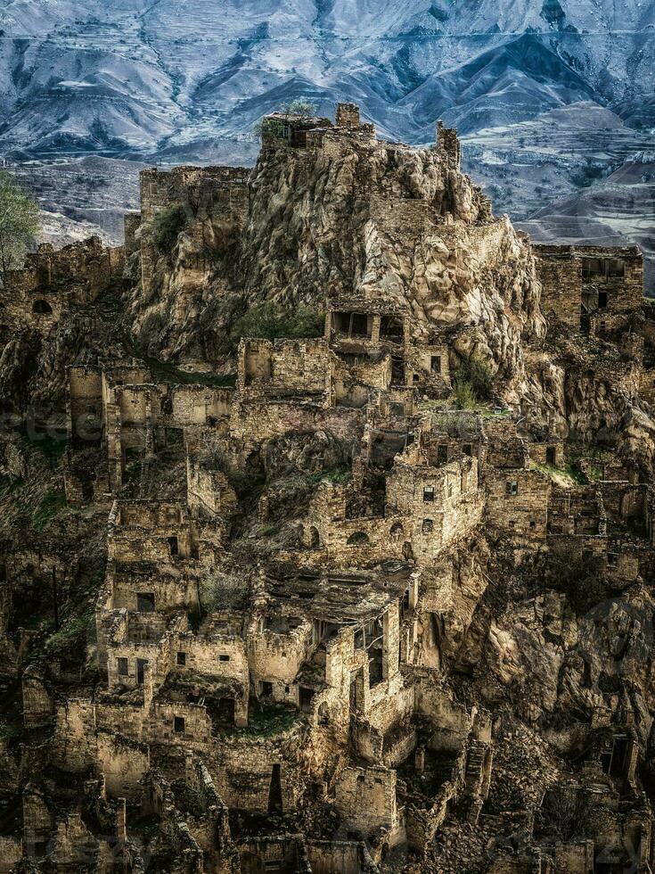 abandonado étnico aúl antiguo abandonado fantasma pueblo de gamsutl, daguestán, Rusia. foto